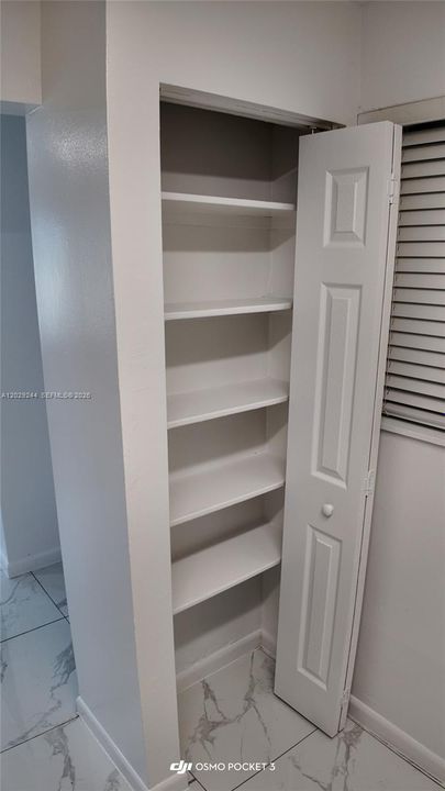 Active With Contract: $1,700 (1 beds, 1 baths, 434568 Square Feet)