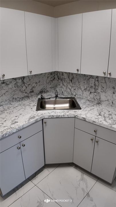 Active With Contract: $1,700 (1 beds, 1 baths, 434568 Square Feet)