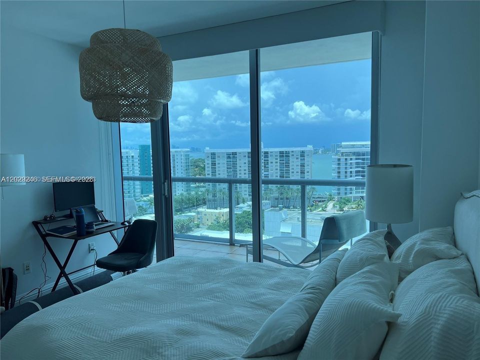 For Rent: $5,000 (1 beds, 1 baths, 757 Square Feet)