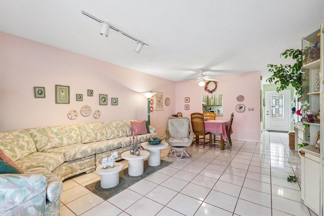 5-web-or-mls-Holyoke Ln-S3105-006
