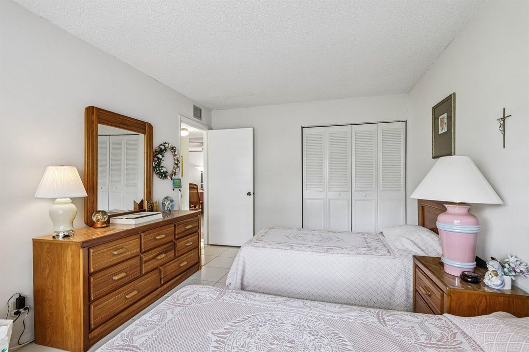 19-web-or-mls-Holyoke Ln-S3105-020