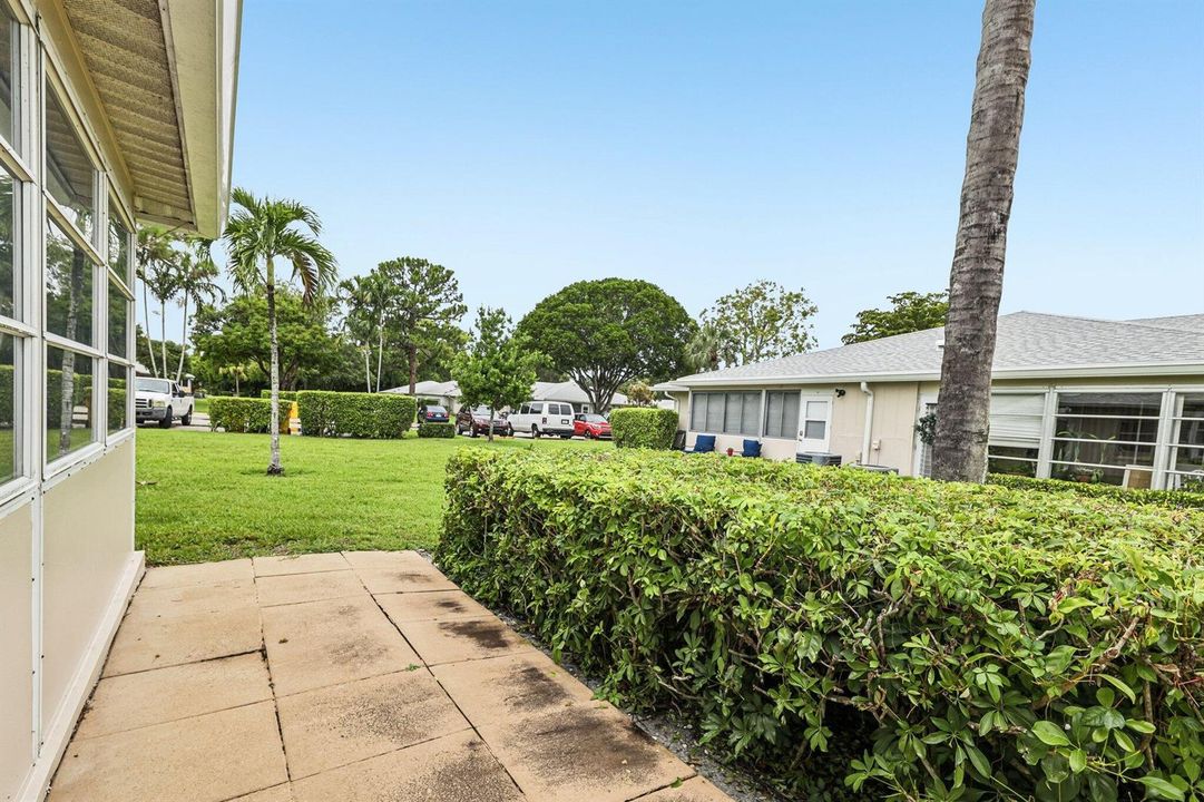 26-web-or-mls-Holyoke Ln-S3105-027