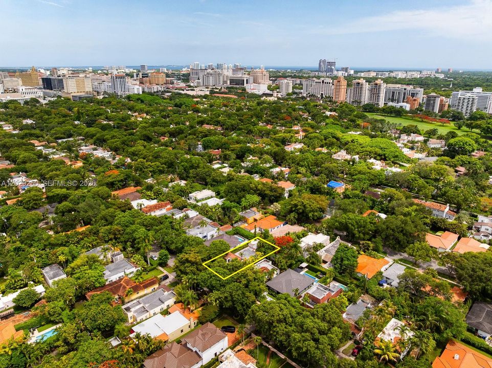 For Sale: $1,199,000 (2 beds, 1 baths, 1247 Square Feet)
