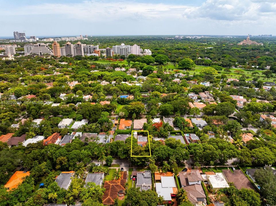 For Sale: $1,199,000 (2 beds, 1 baths, 1247 Square Feet)