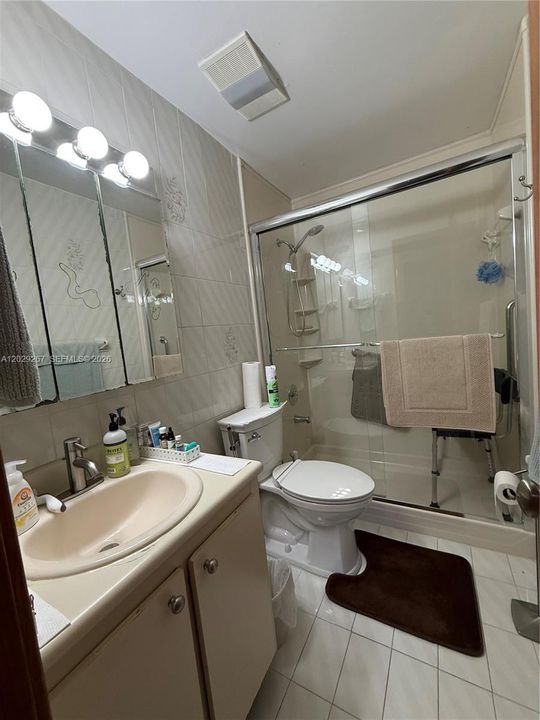 Active With Contract: $460,000 (2 beds, 2 baths, 1050 Square Feet)
