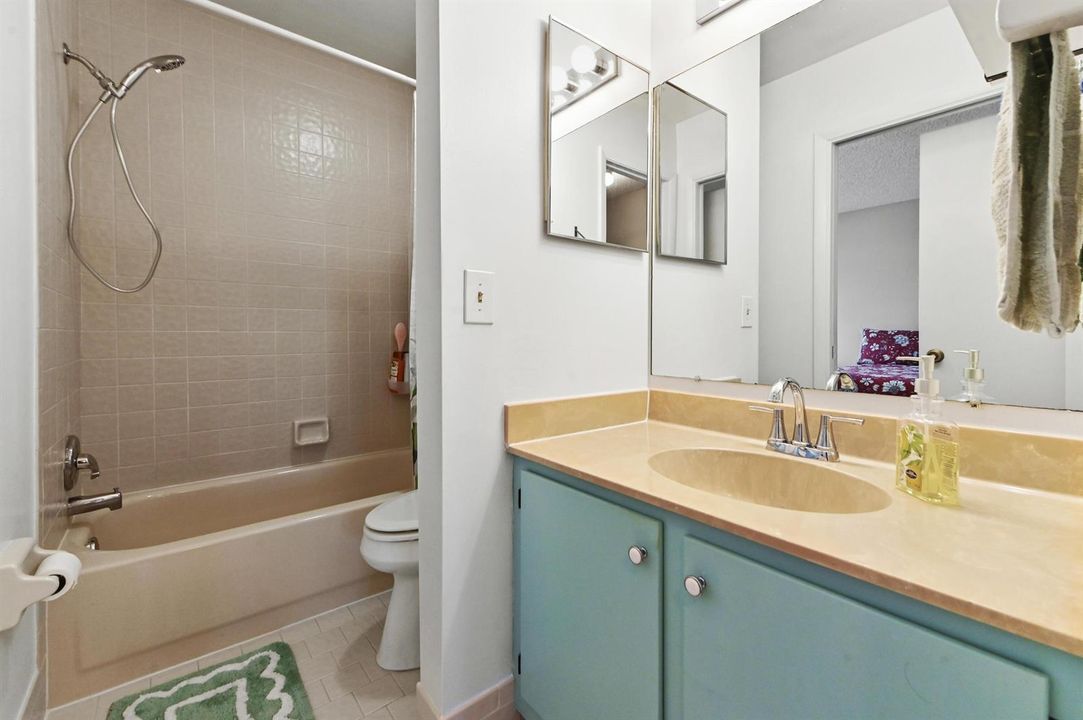 15 Bathroom 01