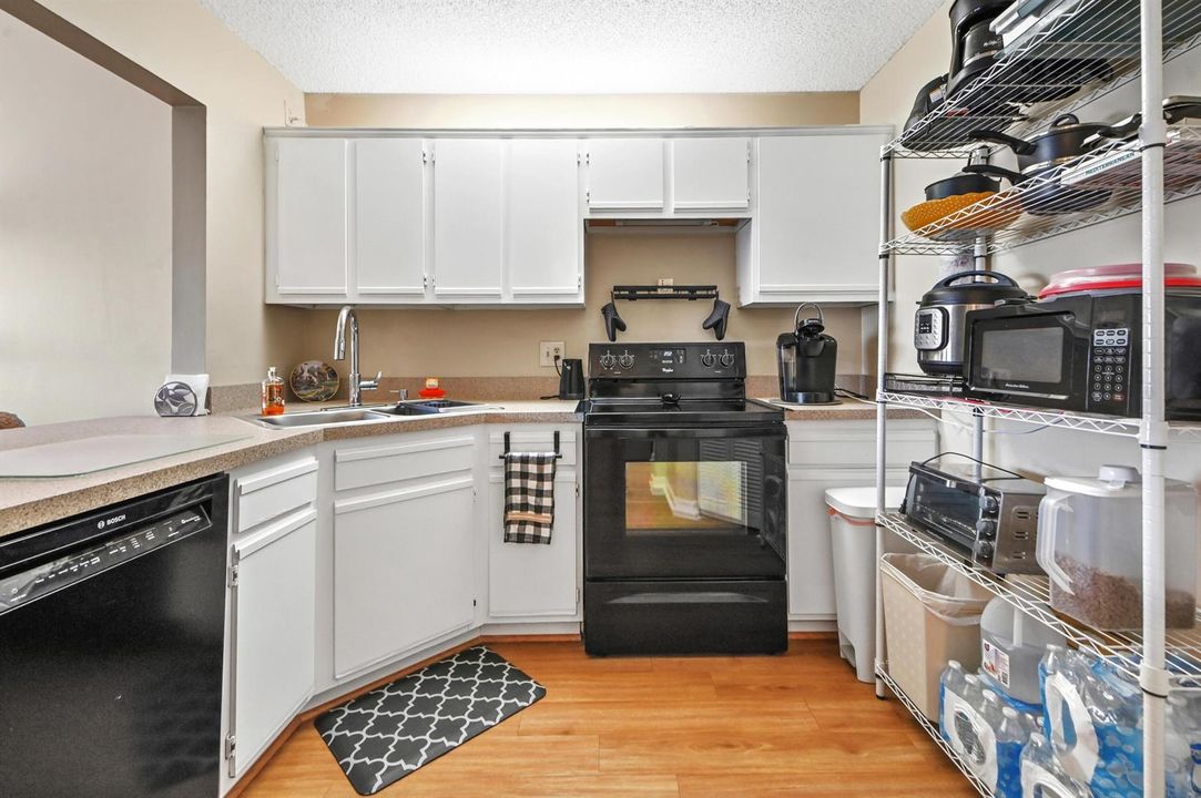 07 Kitchen 02