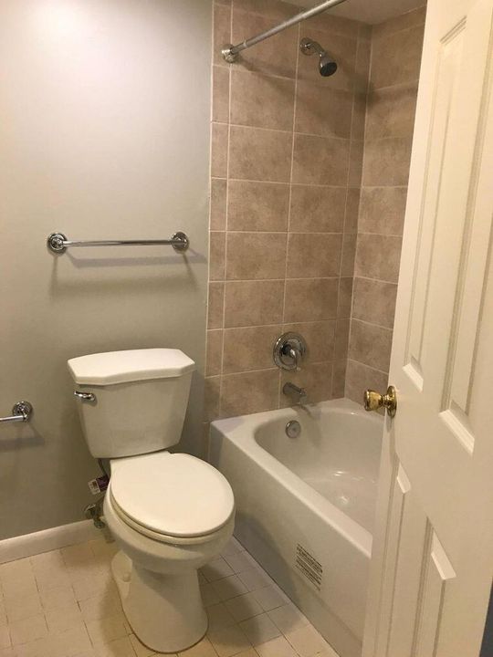 H8 guest bath