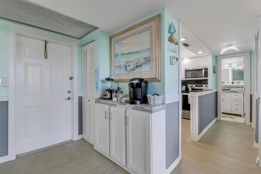 coffee bar/kitchen