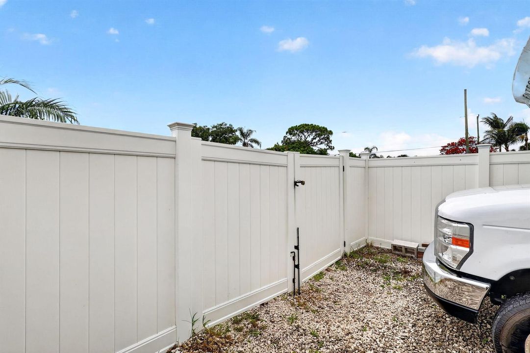 Separate Gate