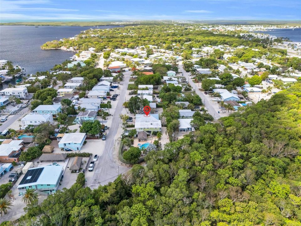 待售: $1,350,000 (5 贝兹, 3 浴室, 1357 平方英尺)