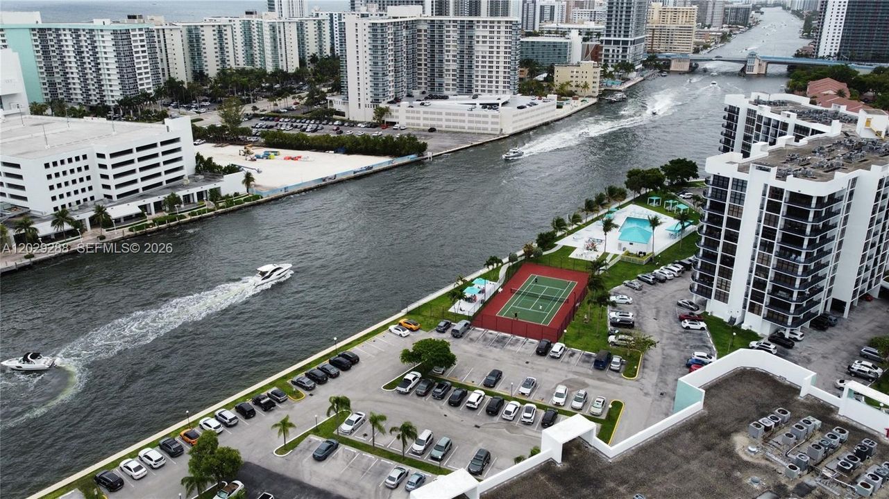 En Venta: $312,000 (1 camas, 1 baños, 915 Pies cuadrados)