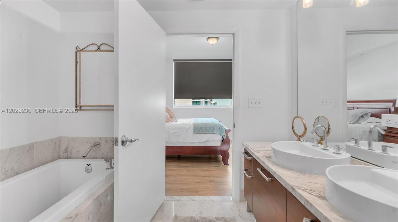 Active With Contract: $540,000 (2 beds, 2 baths, 1203 Square Feet)