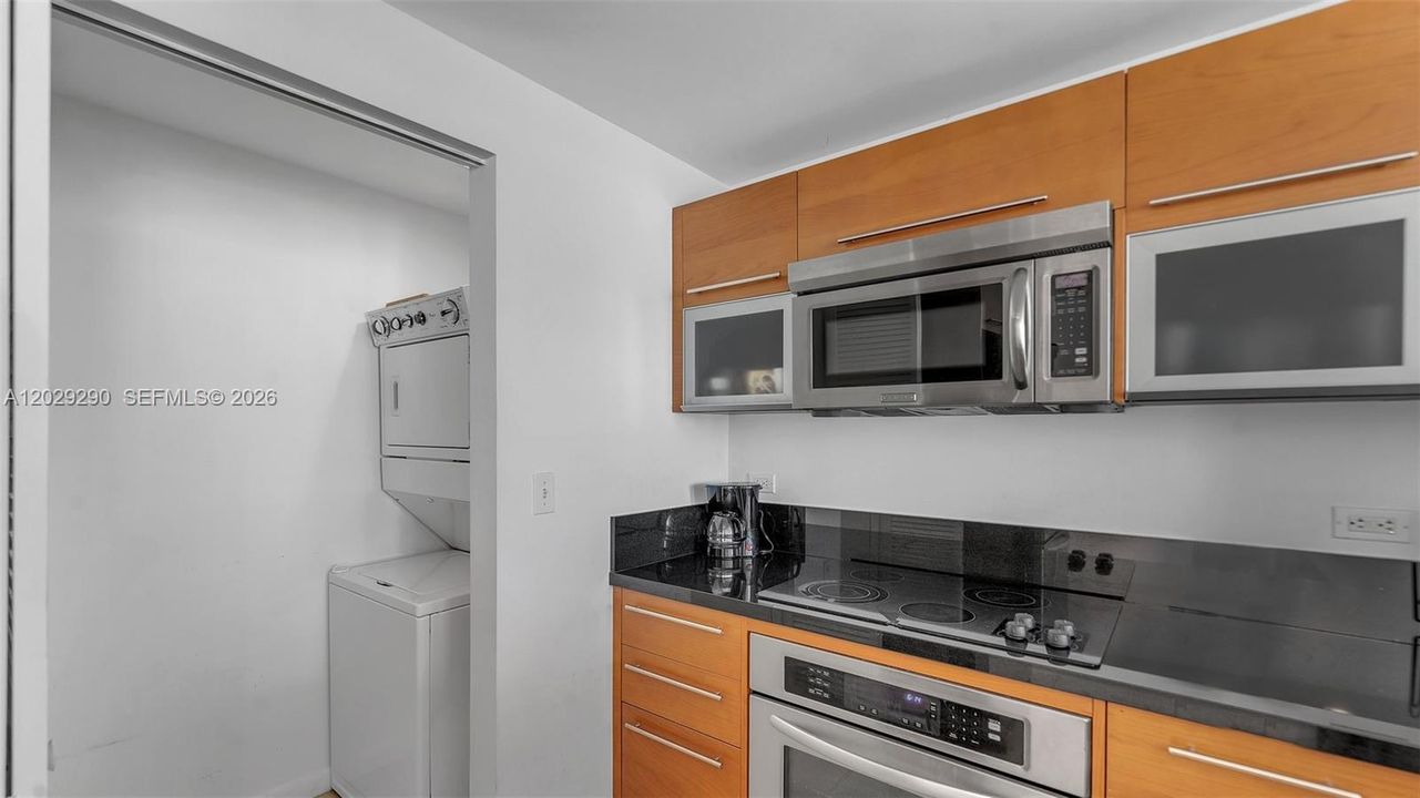 Active With Contract: $540,000 (2 beds, 2 baths, 1203 Square Feet)