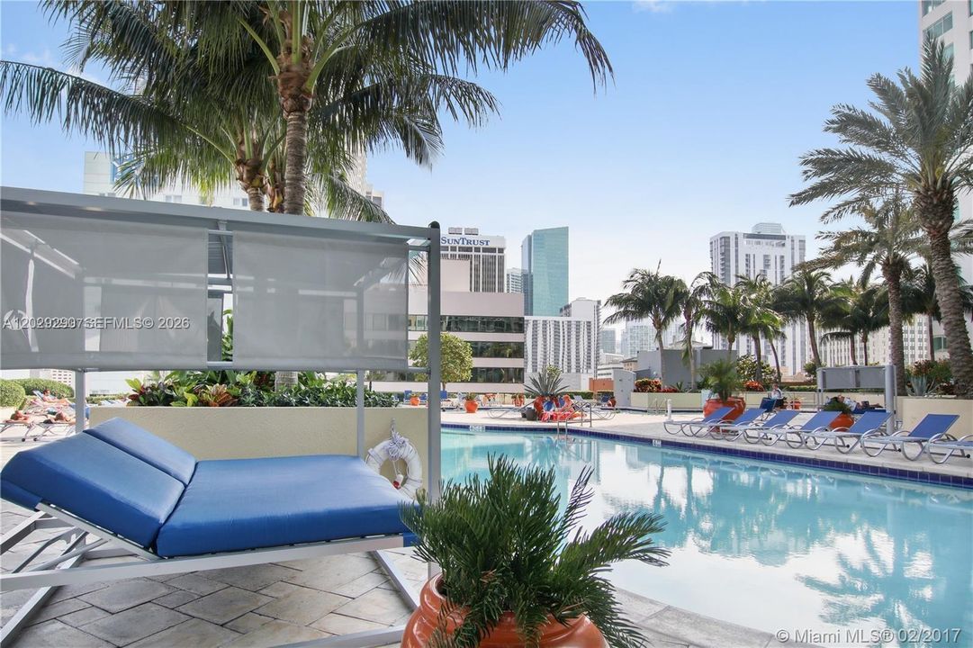 Active With Contract: $540,000 (2 beds, 2 baths, 1203 Square Feet)