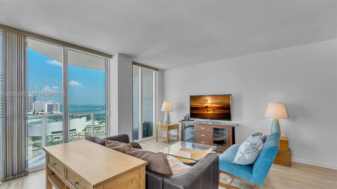 Active With Contract: $540,000 (2 beds, 2 baths, 1203 Square Feet)
