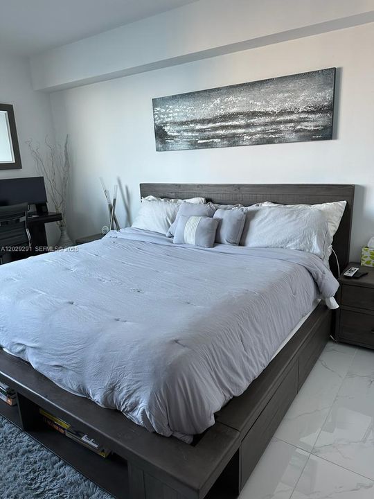 For Sale: $690,000 (2 beds, 2 baths, 1227 Square Feet)