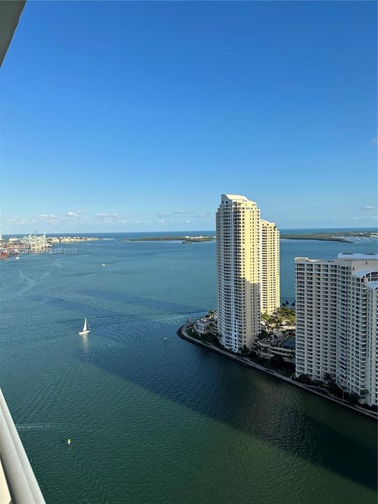 For Sale: $690,000 (2 beds, 2 baths, 1227 Square Feet)