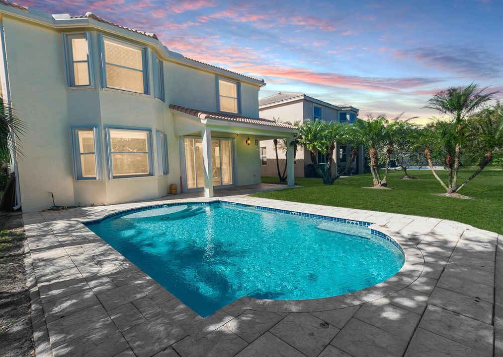 dusk pool
