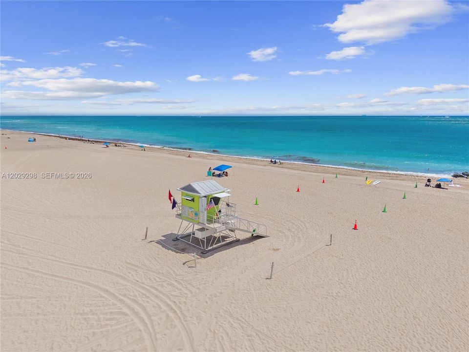 For Sale: $3,950,000 (2 beds, 2 baths, 2009 Square Feet)