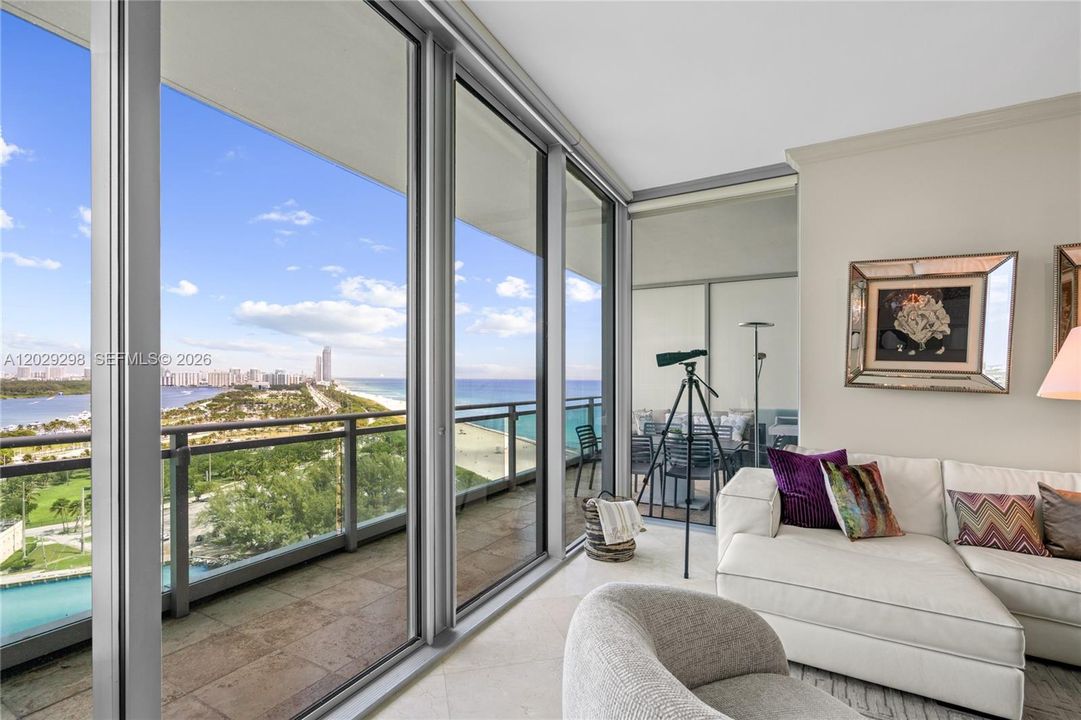 For Sale: $3,950,000 (2 beds, 2 baths, 2009 Square Feet)