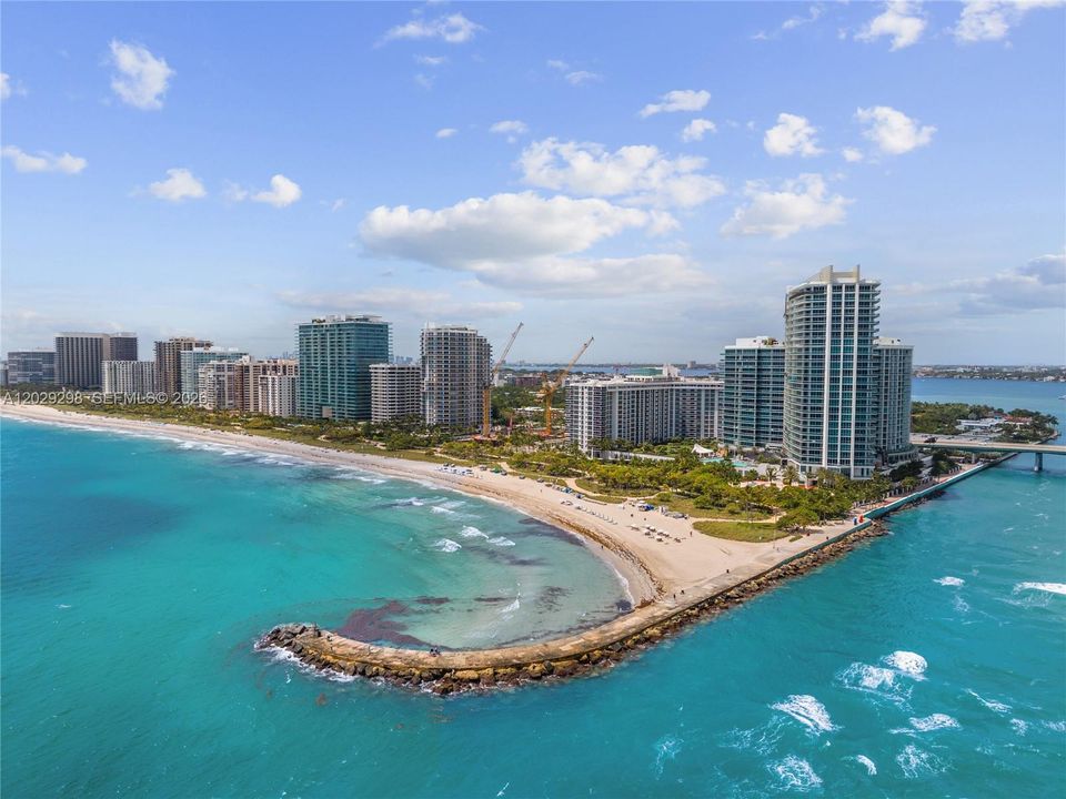 For Sale: $3,950,000 (2 beds, 2 baths, 2009 Square Feet)
