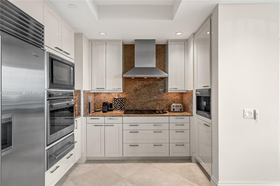 For Sale: $3,950,000 (2 beds, 2 baths, 2009 Square Feet)