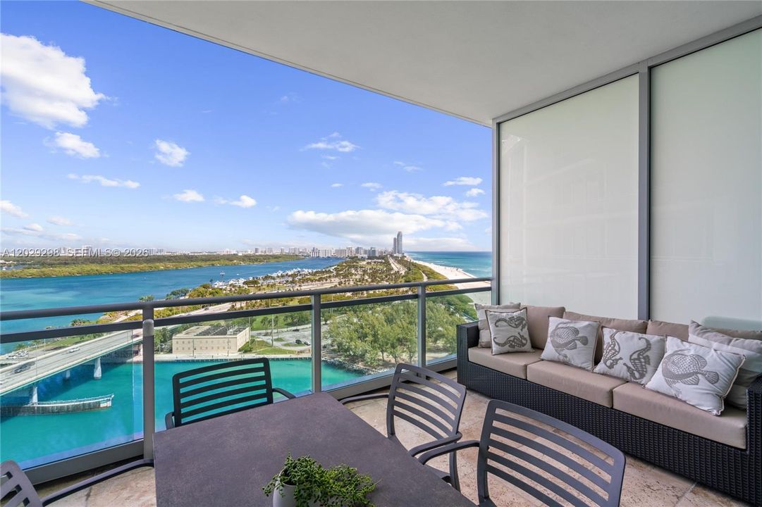 For Sale: $3,950,000 (2 beds, 2 baths, 2009 Square Feet)