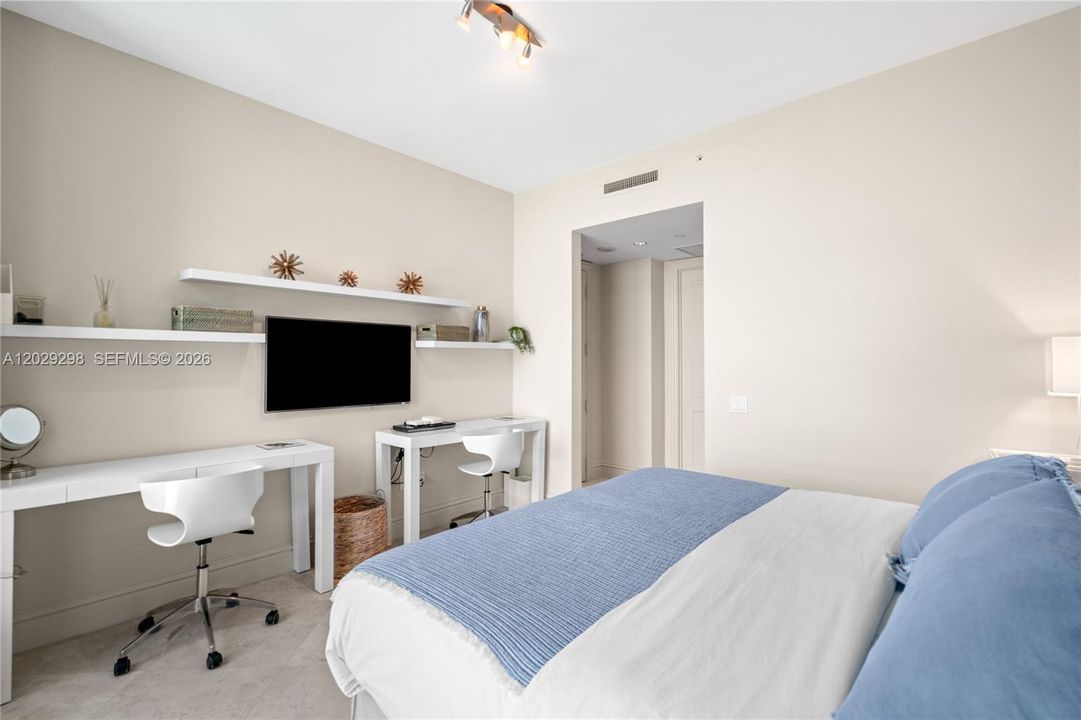 For Sale: $3,950,000 (2 beds, 2 baths, 2009 Square Feet)