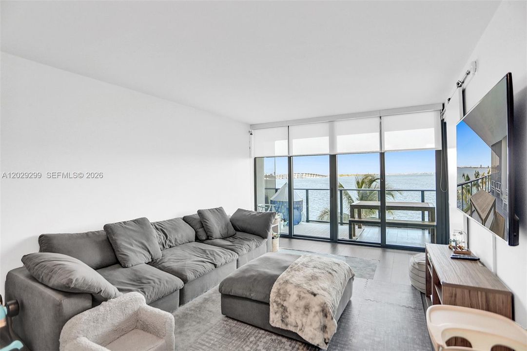 Direct Bay View!