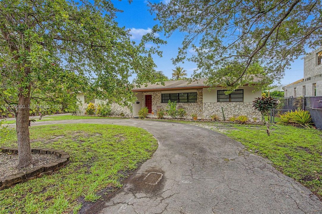 Active With Contract: $1,950,000 (0.29 acres)