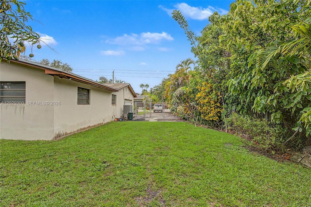 Active With Contract: $1,950,000 (0.29 acres)