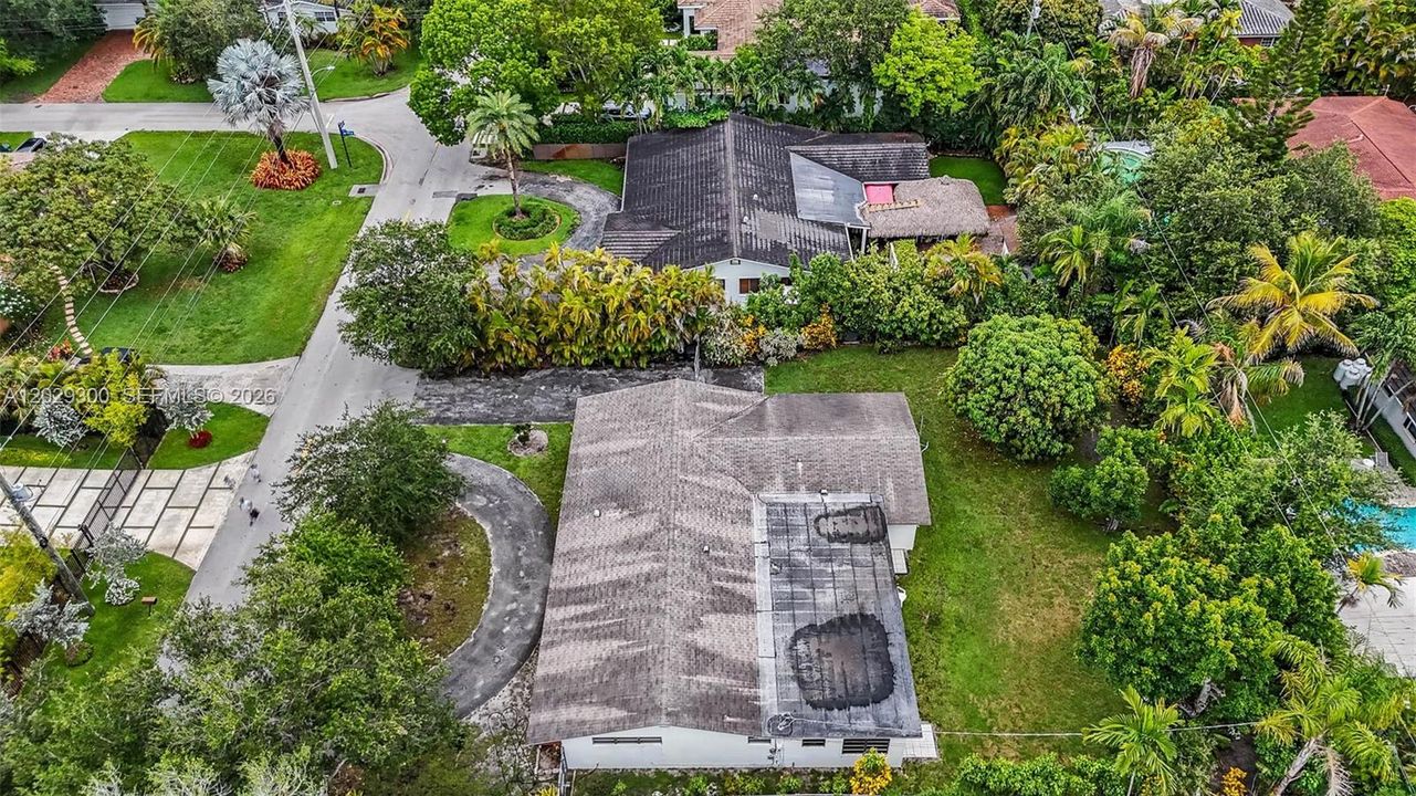 Active With Contract: $1,950,000 (0.29 acres)