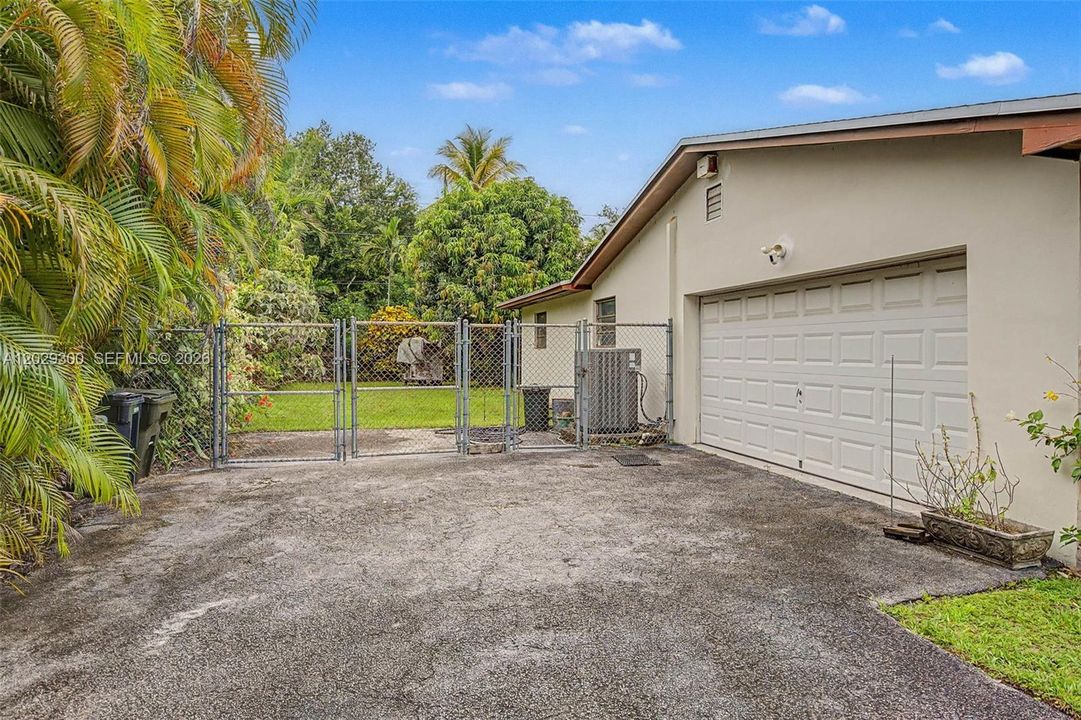 Active With Contract: $1,950,000 (0.29 acres)
