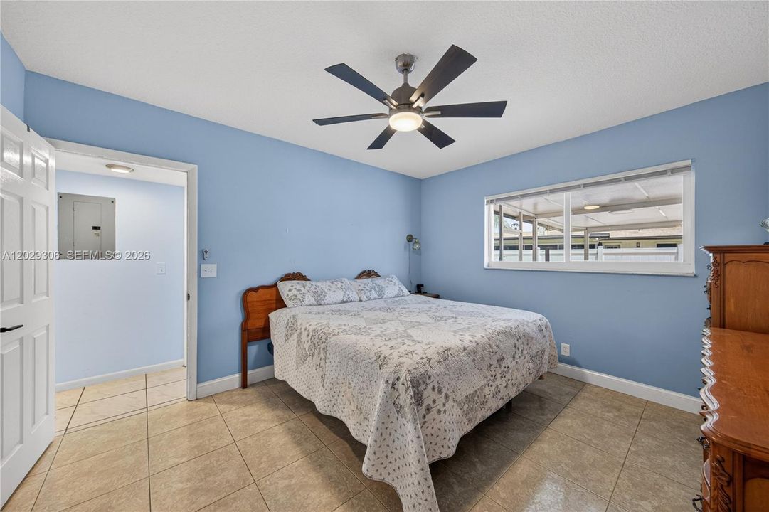 For Rent: $4,200 (3 beds, 3 baths, 1516 Square Feet)