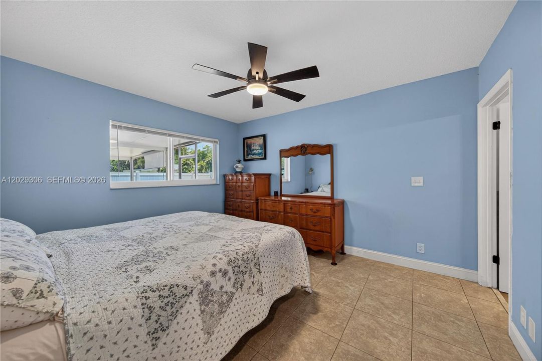 For Rent: $4,200 (3 beds, 3 baths, 1516 Square Feet)