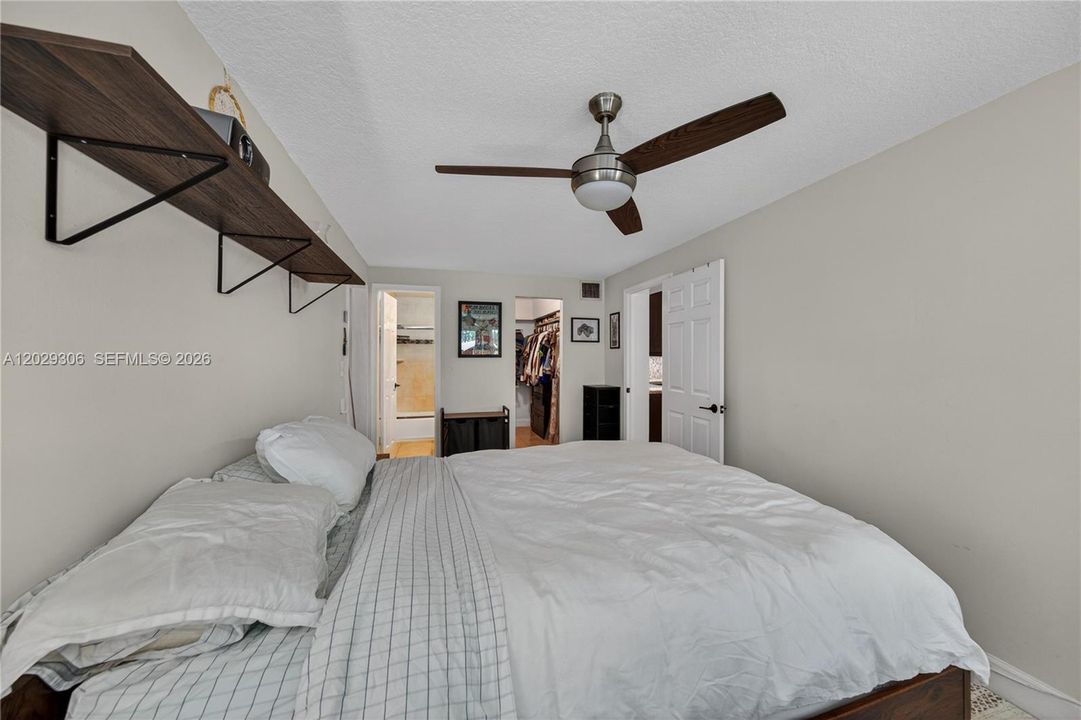 For Rent: $4,200 (3 beds, 3 baths, 1516 Square Feet)