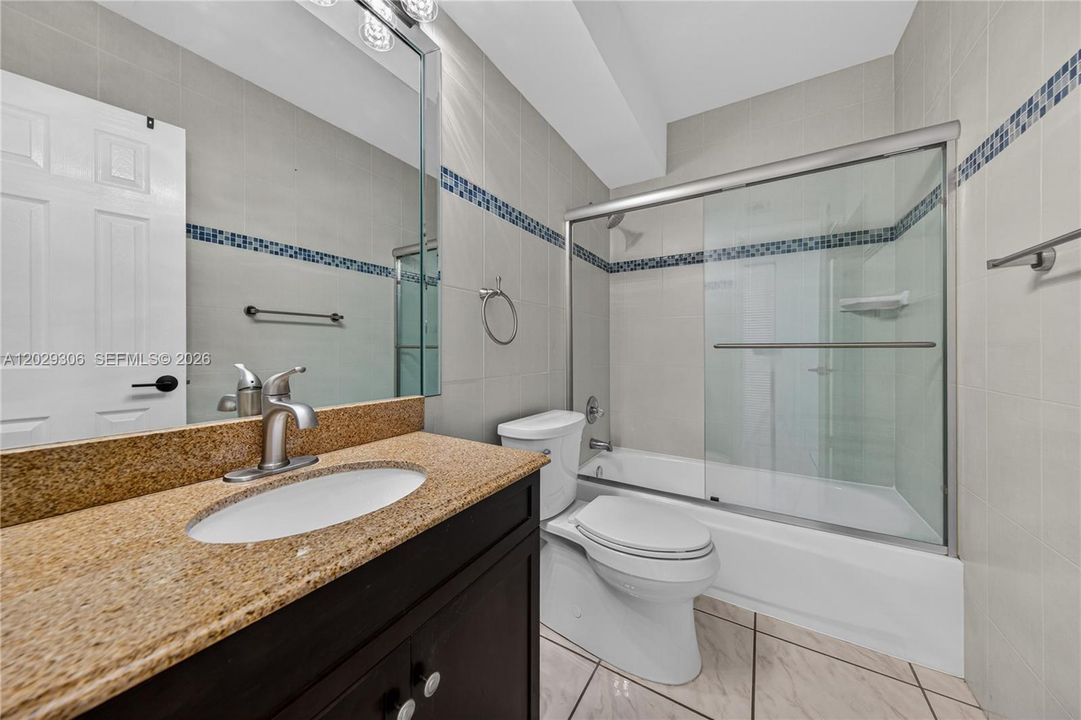 For Rent: $4,200 (3 beds, 3 baths, 1516 Square Feet)