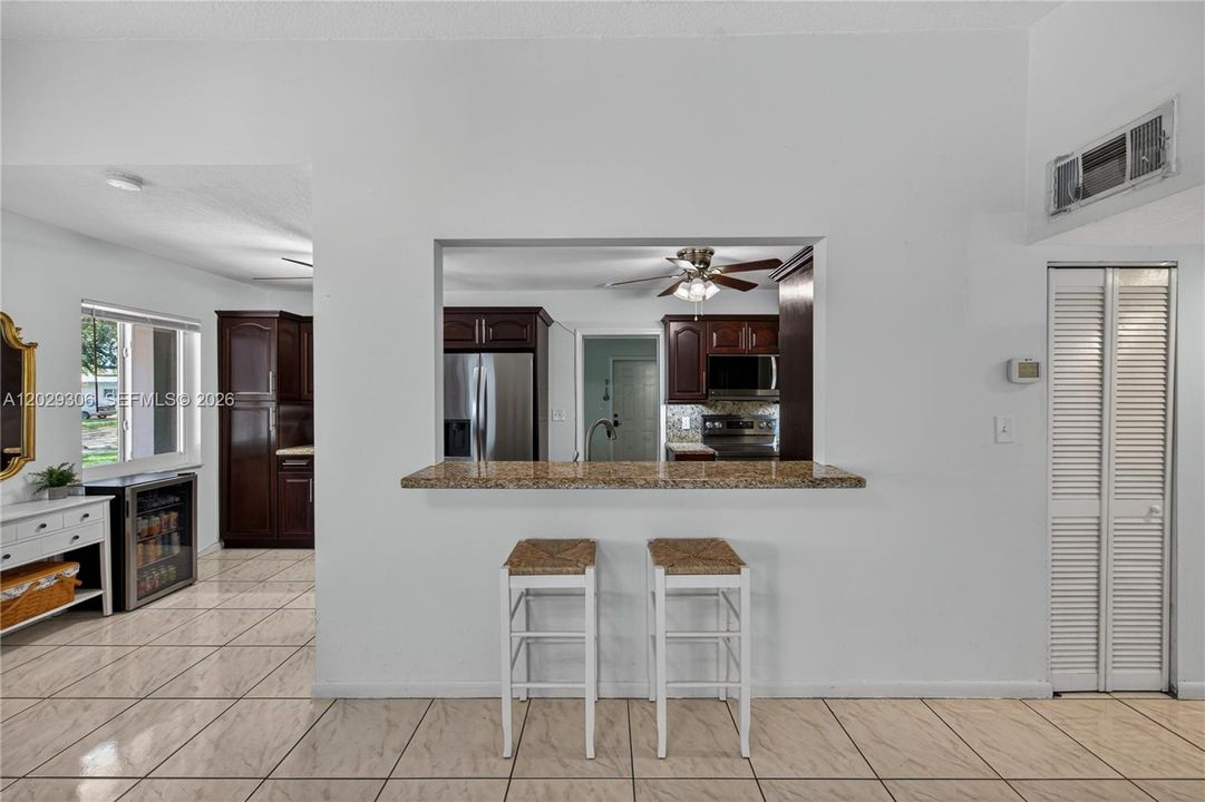 For Rent: $4,200 (3 beds, 3 baths, 1516 Square Feet)