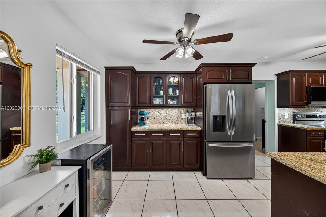 For Rent: $4,200 (3 beds, 3 baths, 1516 Square Feet)