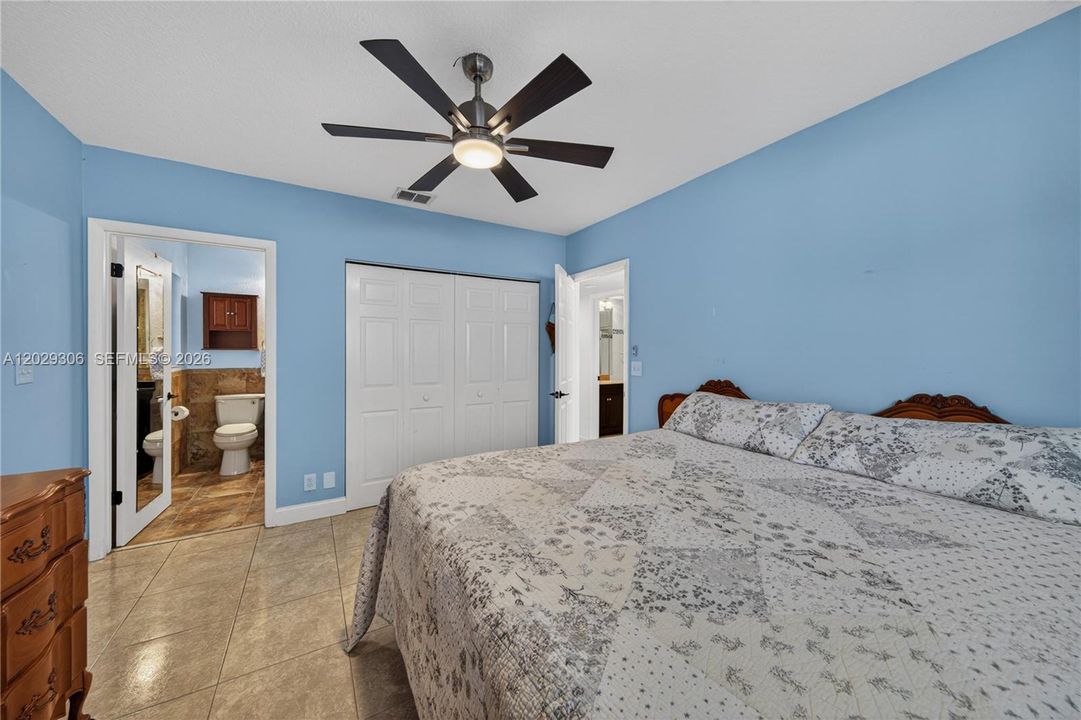 For Rent: $4,200 (3 beds, 3 baths, 1516 Square Feet)