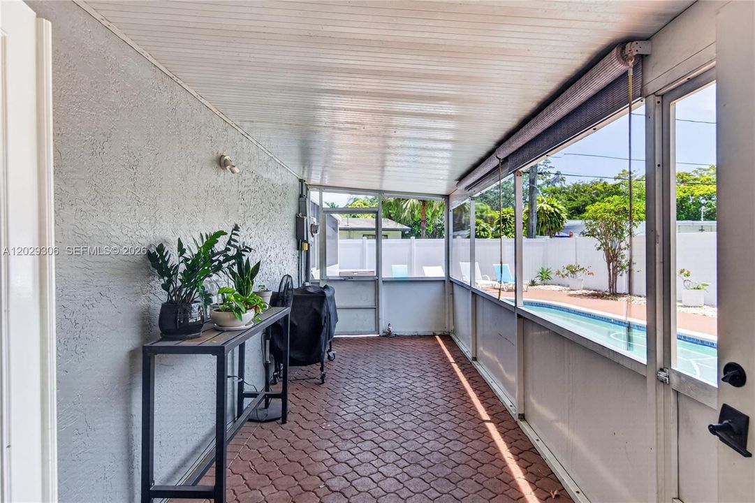 For Rent: $4,200 (3 beds, 3 baths, 1516 Square Feet)