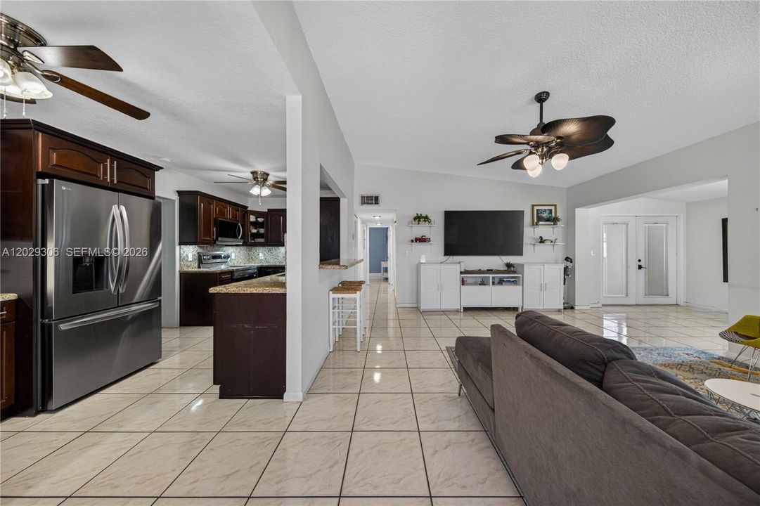 For Rent: $4,200 (3 beds, 3 baths, 1516 Square Feet)