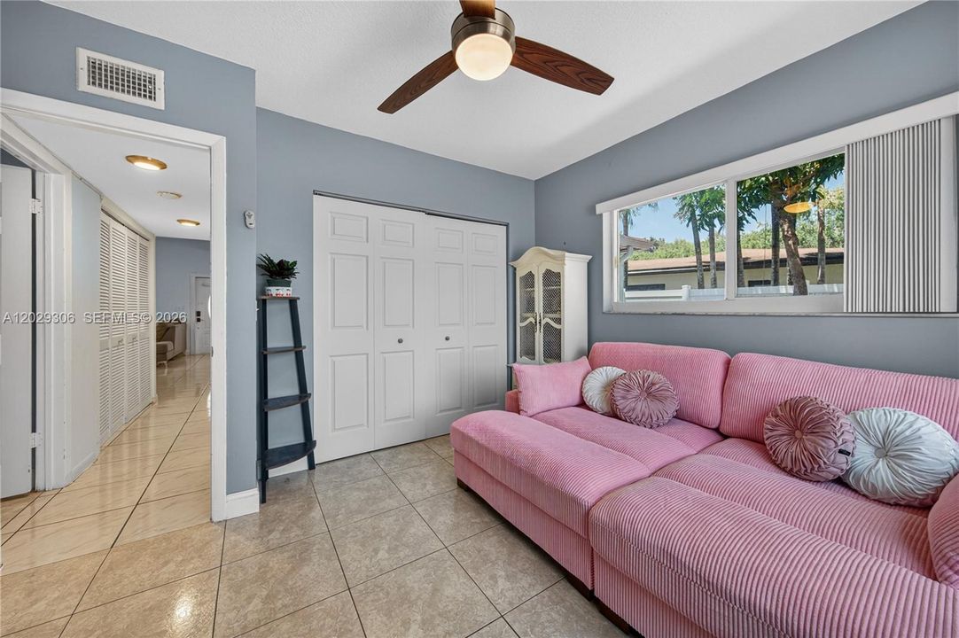 For Rent: $4,200 (3 beds, 3 baths, 1516 Square Feet)
