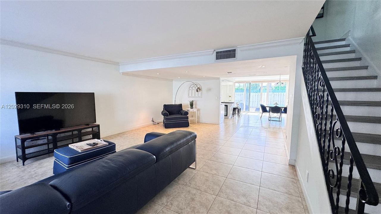 Activo con contrato: $485,000 (2 camas, 2 baños, 1798 Pies cuadrados)