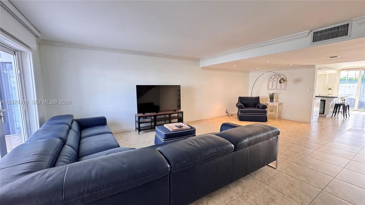 Activo con contrato: $485,000 (2 camas, 2 baños, 1798 Pies cuadrados)