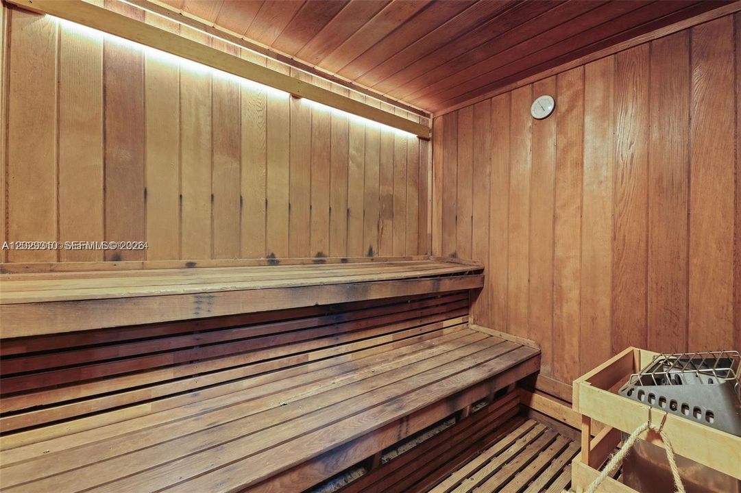 На продажу: $485,000 (2 спален, 2 ванн, 1798 Квадратных фут)