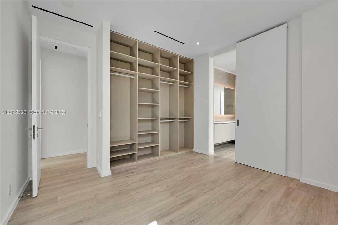 For Sale: $7,850,000 (6 beds, 6 baths, 5350 Square Feet)