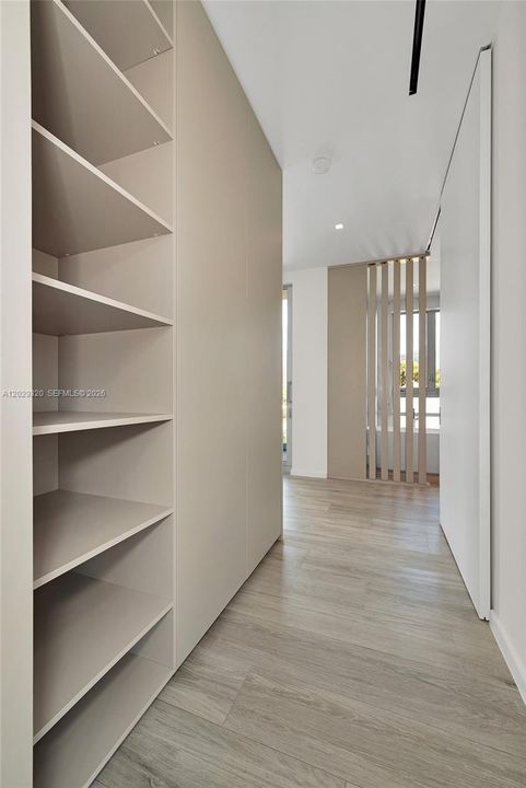 For Sale: $7,850,000 (6 beds, 6 baths, 5350 Square Feet)