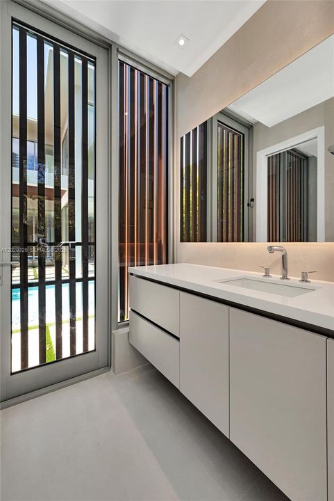 For Sale: $7,850,000 (6 beds, 6 baths, 5350 Square Feet)